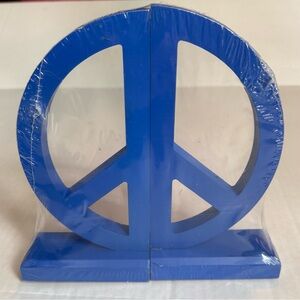 NWT pretty blue Peace Sign bookends, solid wood with anti-slip pads